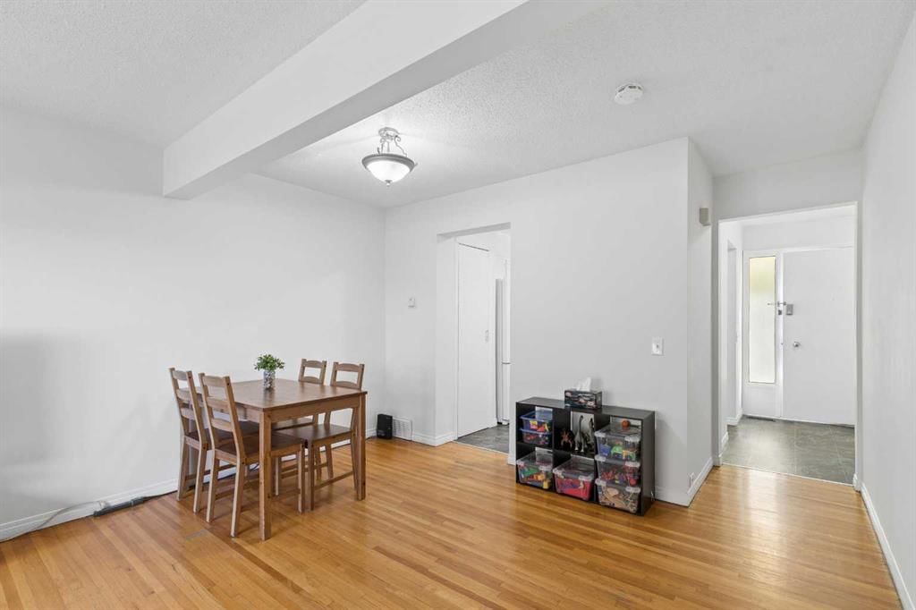 8, 330 Canterbury Drive SW, Calgary — photo 5 of 22