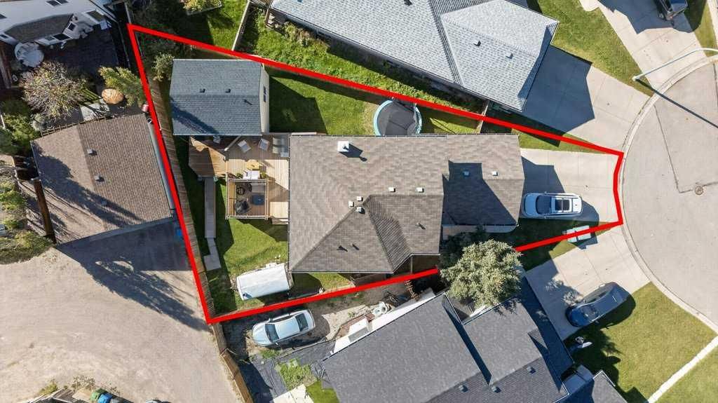 11 Cimarron Meadows Bay, Okotoks — photo 4 of 50