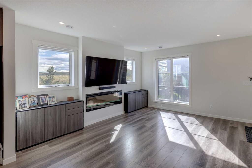 319, 260 Rowley Way NW, Calgary — photo 3 of 35