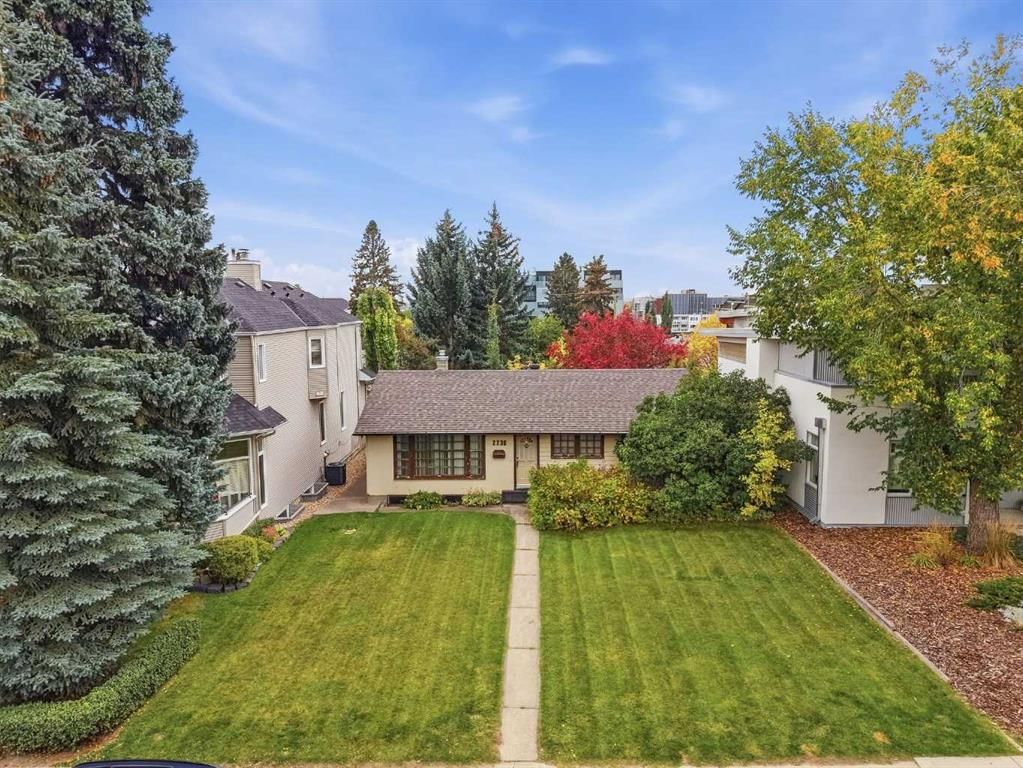2235 31 Avenue SW, Calgary — photo 4 of 13