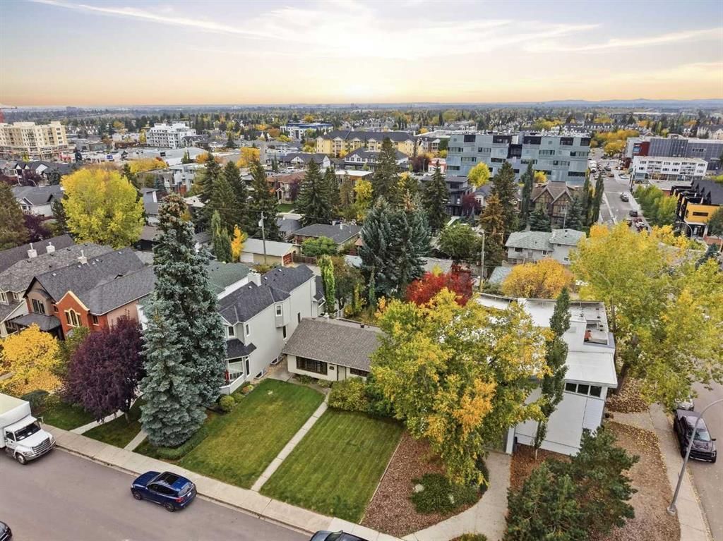 2235 31 Avenue SW, Calgary — photo 5 of 13