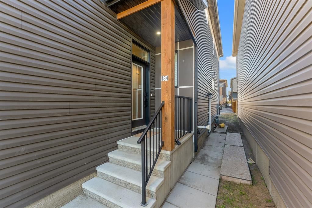 184 Creekstone Row SW, Calgary — photo 3 of 50