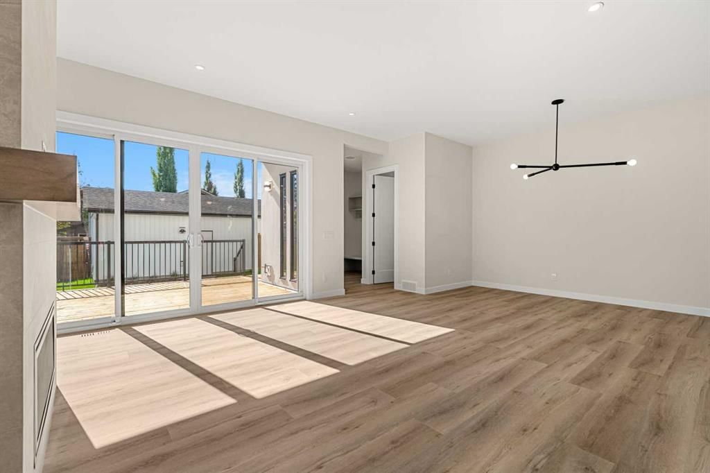 725 53 Avenue SW, Calgary — photo 5 of 50
