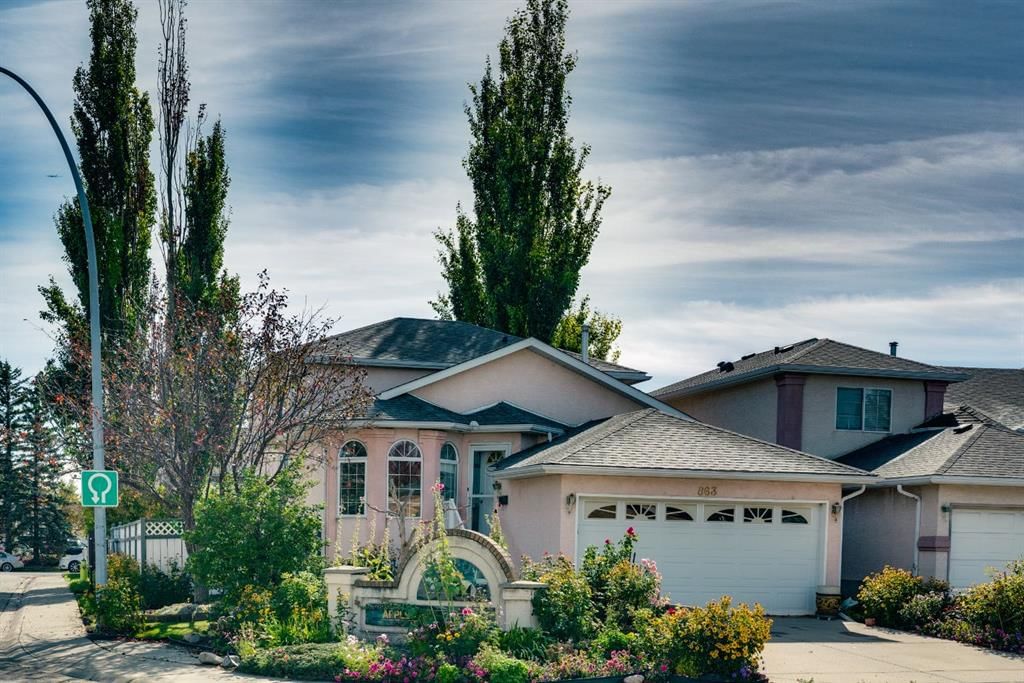 863 Applewood Drive SE, Calgary — detached for sale
