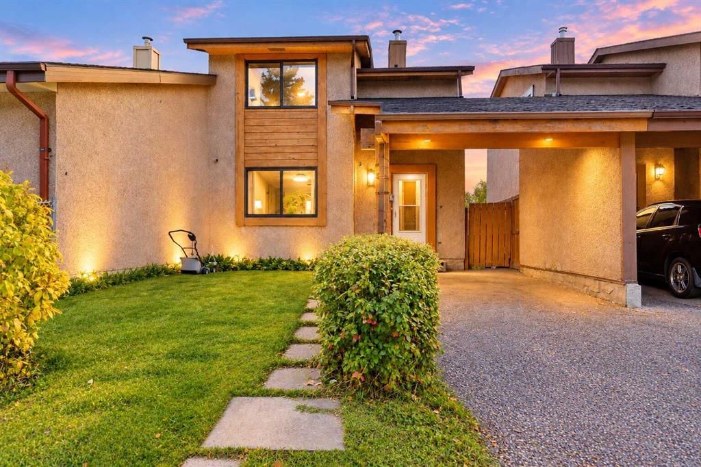 40 Pinecliff Close NE, Calgary — photo 4 of 35