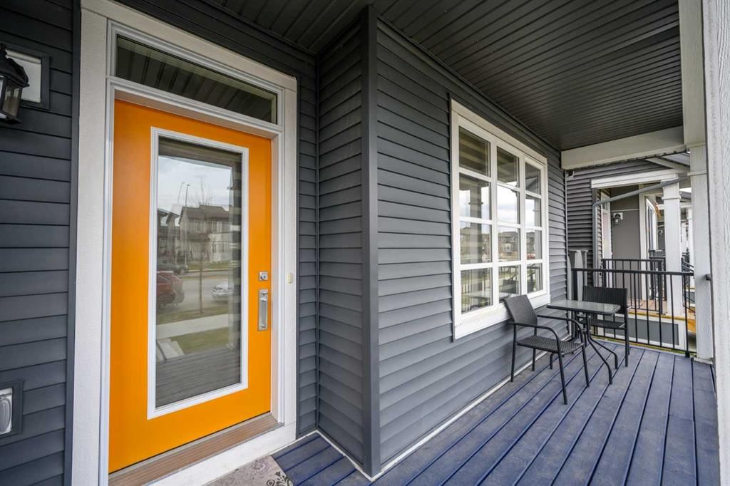 9039 52 Street NE, Calgary — photo 4 of 45