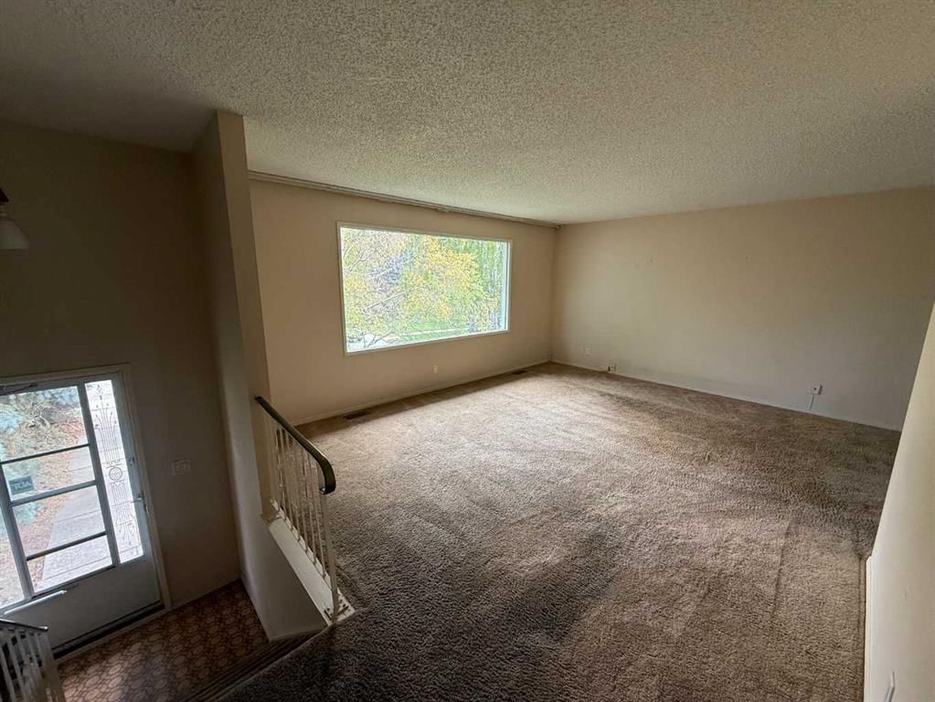 103 Huntcroft Place NE, Calgary — photo 3 of 30