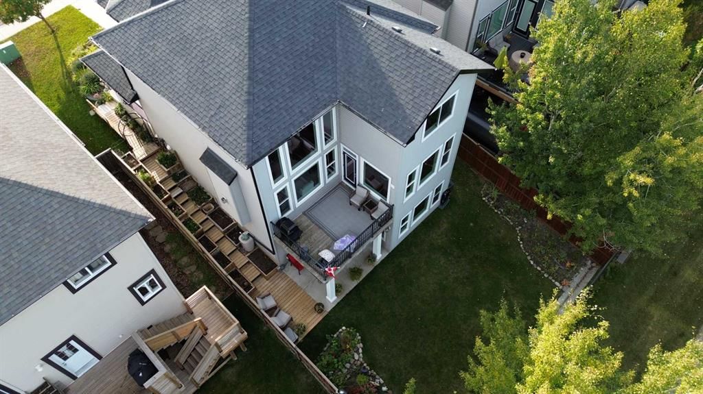 14 Westmount Way, Okotoks — photo 2 of 45