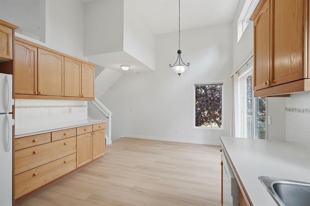 23 Country Hills Cove NW, Calgary — photo 5 of 28
