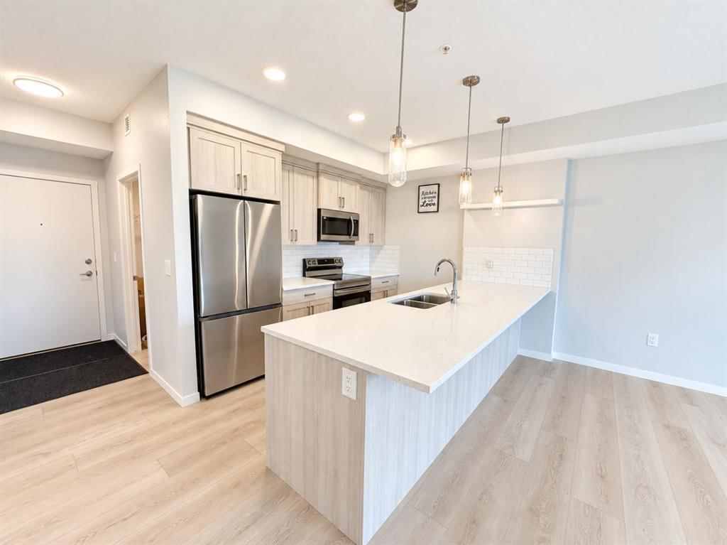 3315, 550 Belmont Street SW, Calgary — photo 4 of 23
