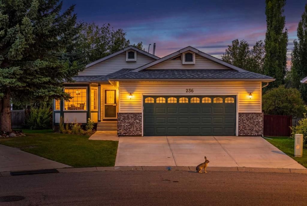 236 Edgebrook Gardens NW, Calgary — home for sale