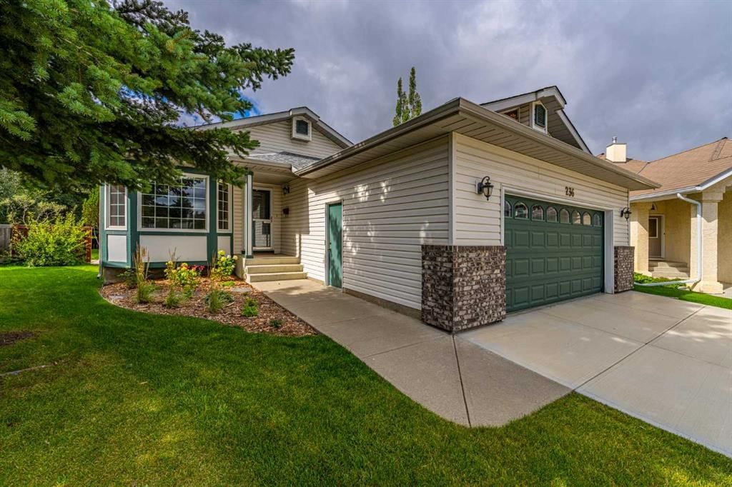 236 Edgebrook Gardens NW, Calgary — photo 3 of 50