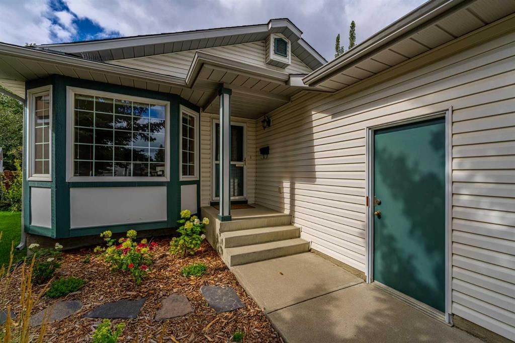 236 Edgebrook Gardens NW, Calgary — photo 4 of 50