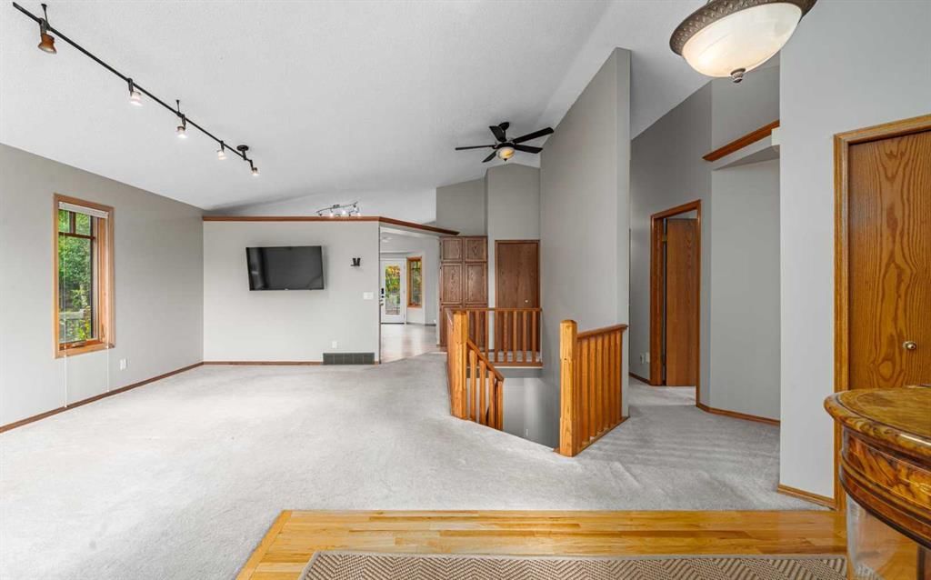 236 Edgebrook Gardens NW, Calgary — photo 5 of 50