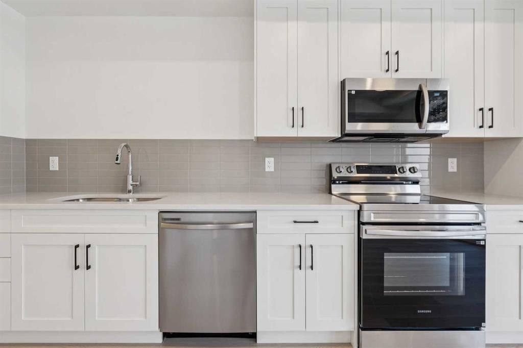 7220, 1802 Mahogany Boulevard SE, Calgary — photo 5 of 13