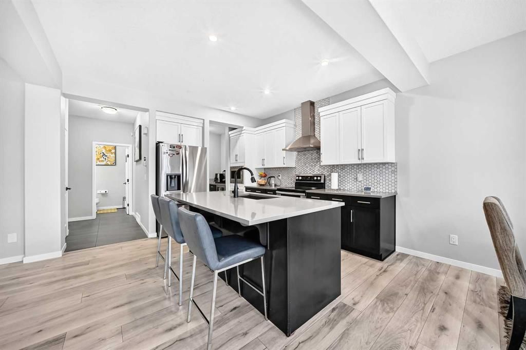 87 Nolancrest Circle NW, Calgary — photo 3 of 47