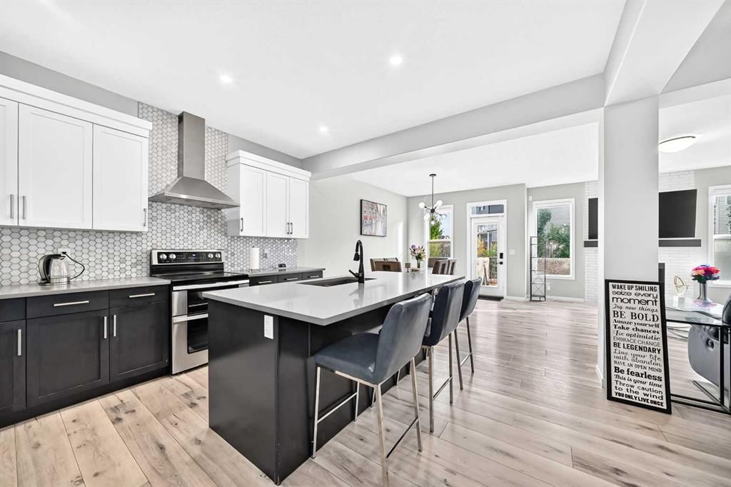 87 Nolancrest Circle NW, Calgary — photo 5 of 47