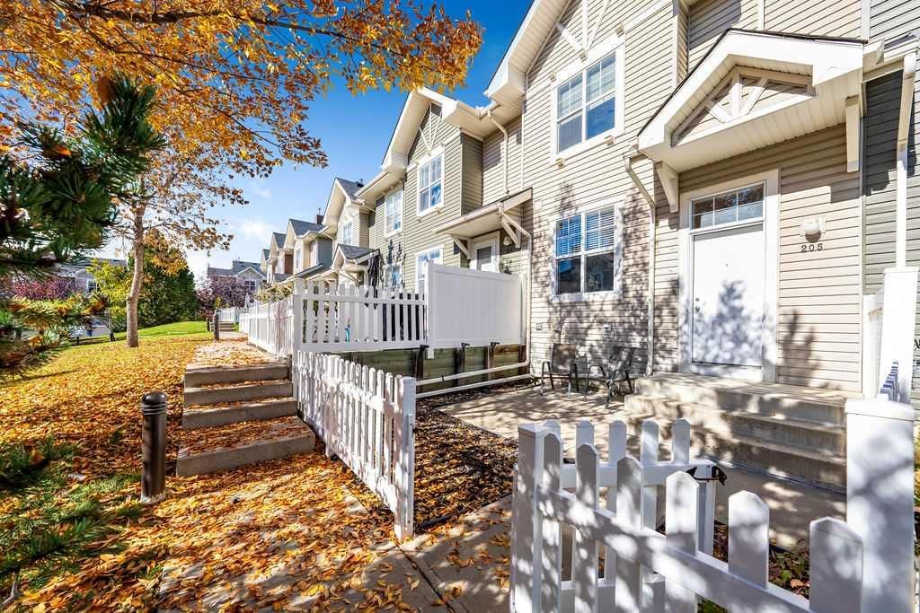 205 Toscana Gardens NW, Calgary — photo 3 of 38