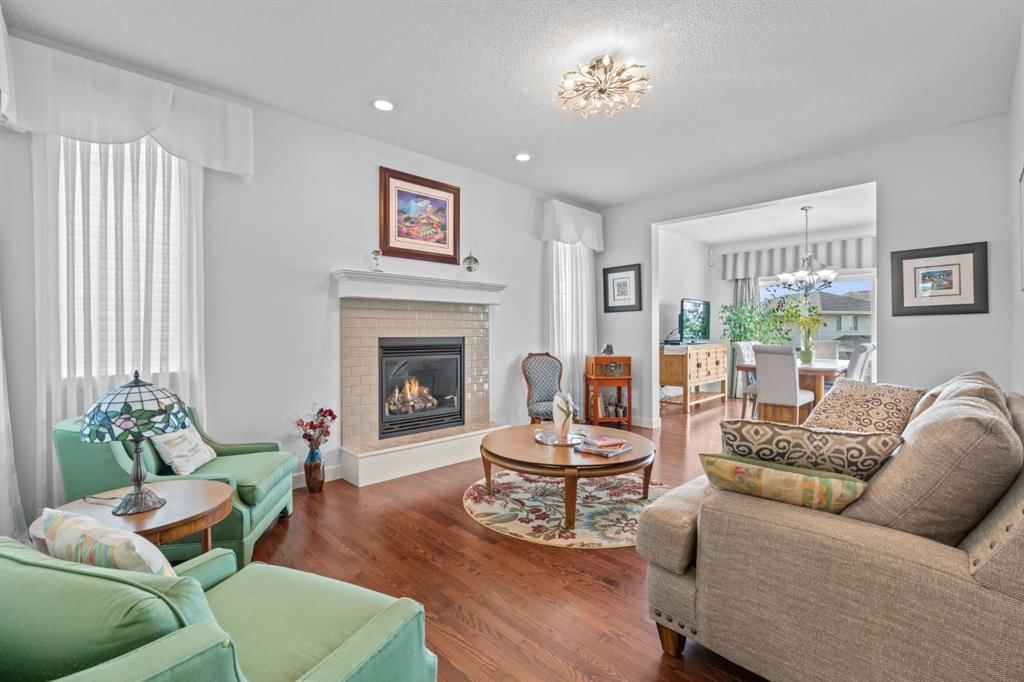 28 Evansview Manor NW, Calgary — photo 4 of 39