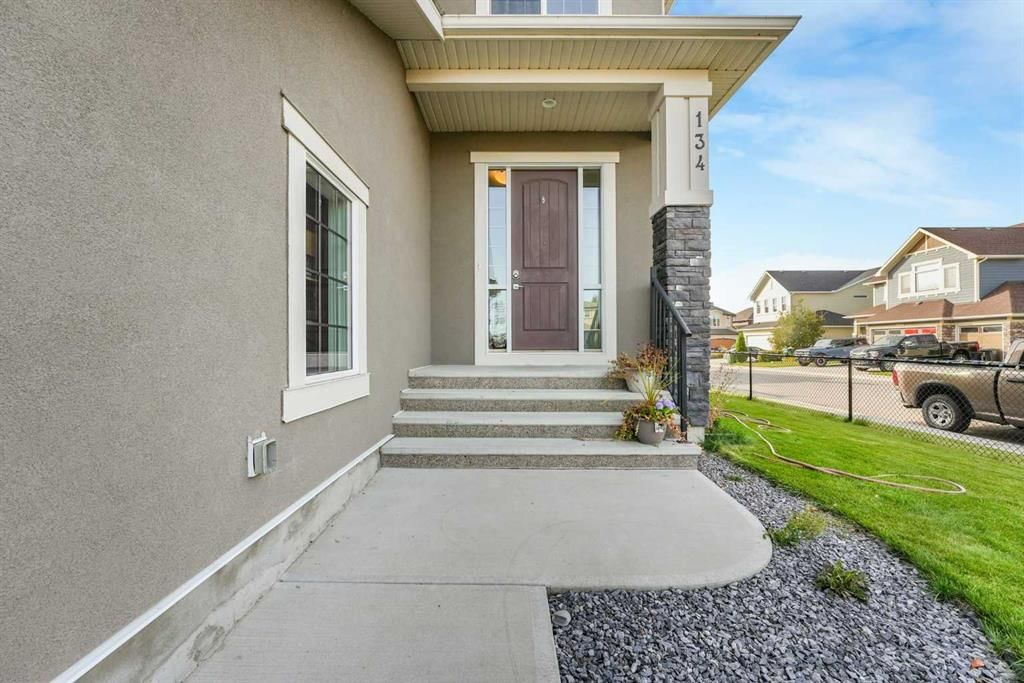 134 Kinniburgh Lane, Chestermere — photo 4 of 50
