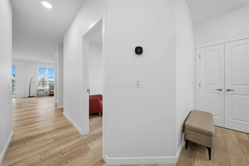 168 Magnolia Manor SE, Calgary — photo 4 of 50