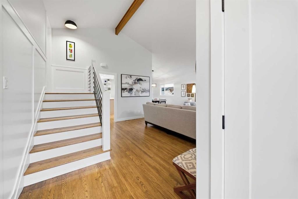 528 Willacy Drive SE, Calgary — photo 3 of 50