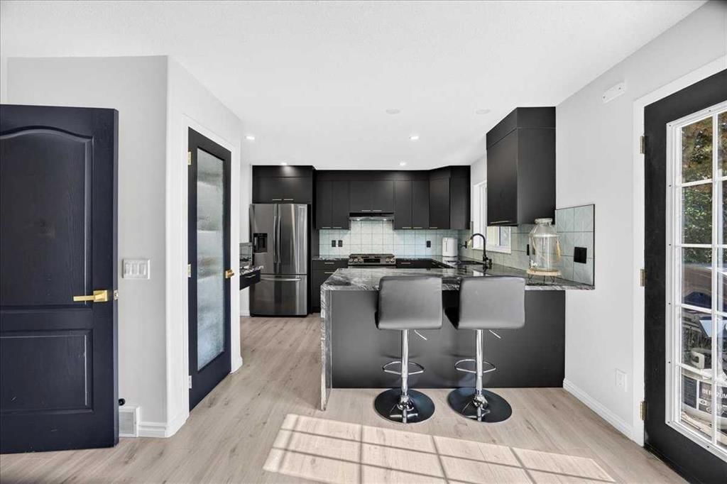 1705 Patterson View SW, Calgary — photo 2 of 39