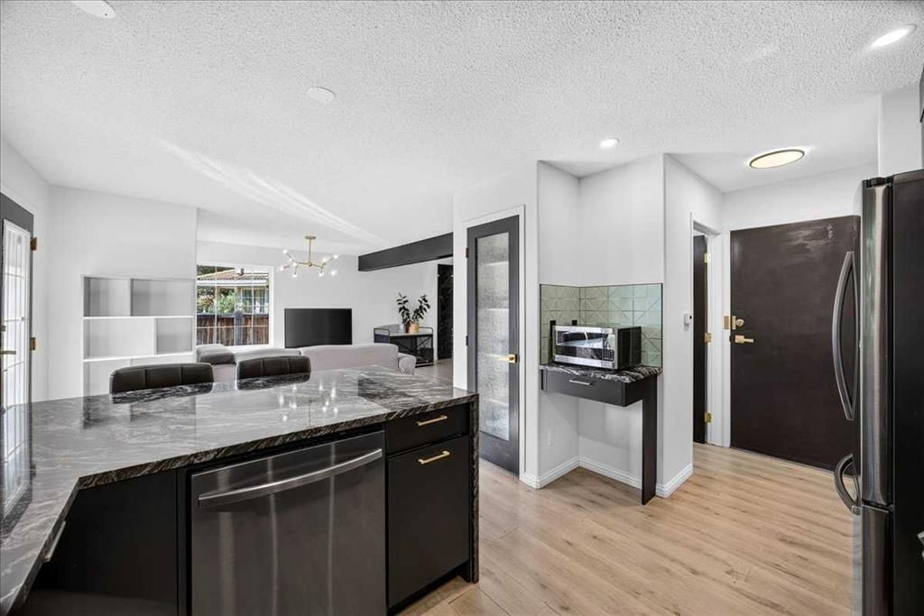 1705 Patterson View SW, Calgary — photo 3 of 39