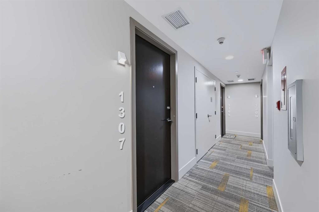 1307, 901 10 Avenue SW, Calgary — photo 3 of 50