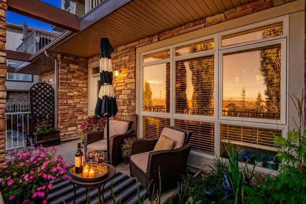 2, 140 Rockyledge View NW, Calgary — photo 2 of 43
