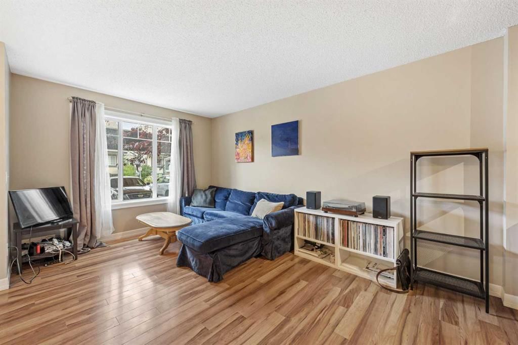 5, 133 Copperpond Heights SE, Calgary — photo 3 of 24