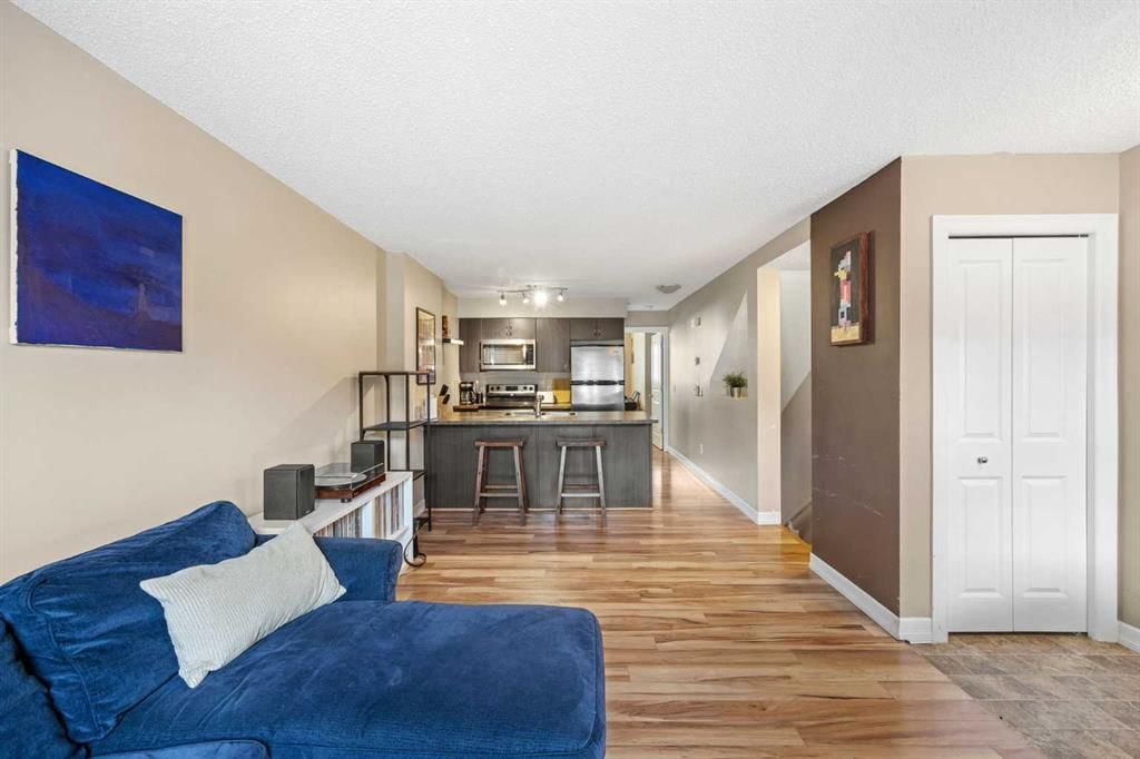 5, 133 Copperpond Heights SE, Calgary — photo 4 of 24