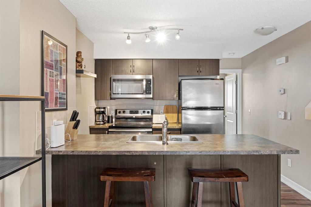 5, 133 Copperpond Heights SE, Calgary — photo 5 of 24
