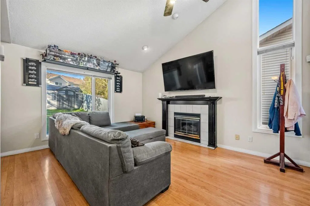 25 Sheep River Drive, Okotoks — photo 4 of 50