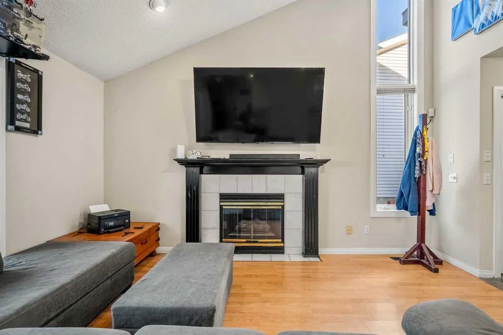 25 Sheep River Drive, Okotoks — photo 5 of 50