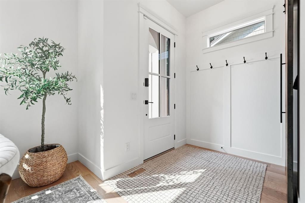 736 35 Street NW, Calgary — photo 3 of 42