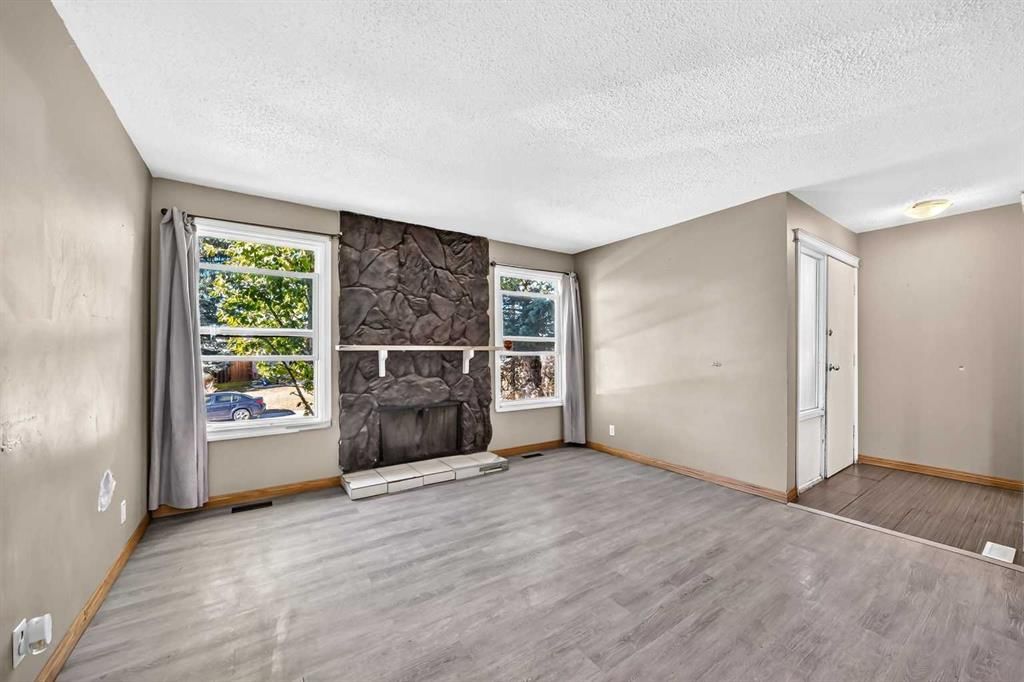 143 Rundleson Way NE, Calgary — photo 4 of 49