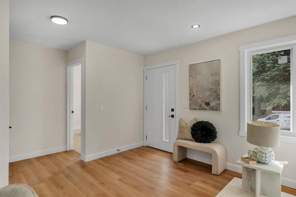 4112 13 Avenue NE, Calgary — photo 4 of 46