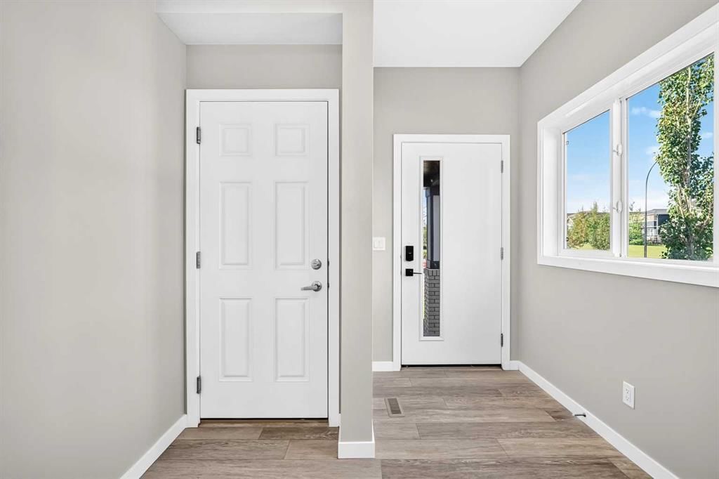 570 Creekstone Circle SW, Calgary — photo 3 of 50