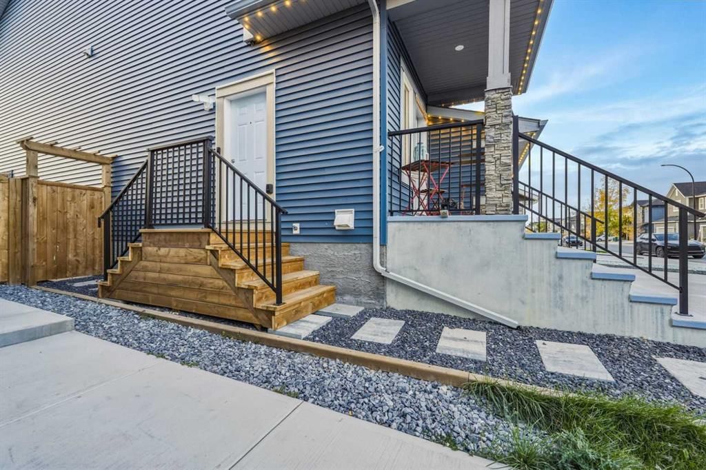 251 Creekside Way SW, Calgary — photo 2 of 50
