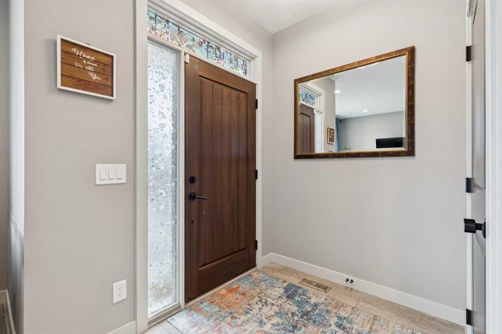454 Walgrove Way SE, Calgary — photo 2 of 43