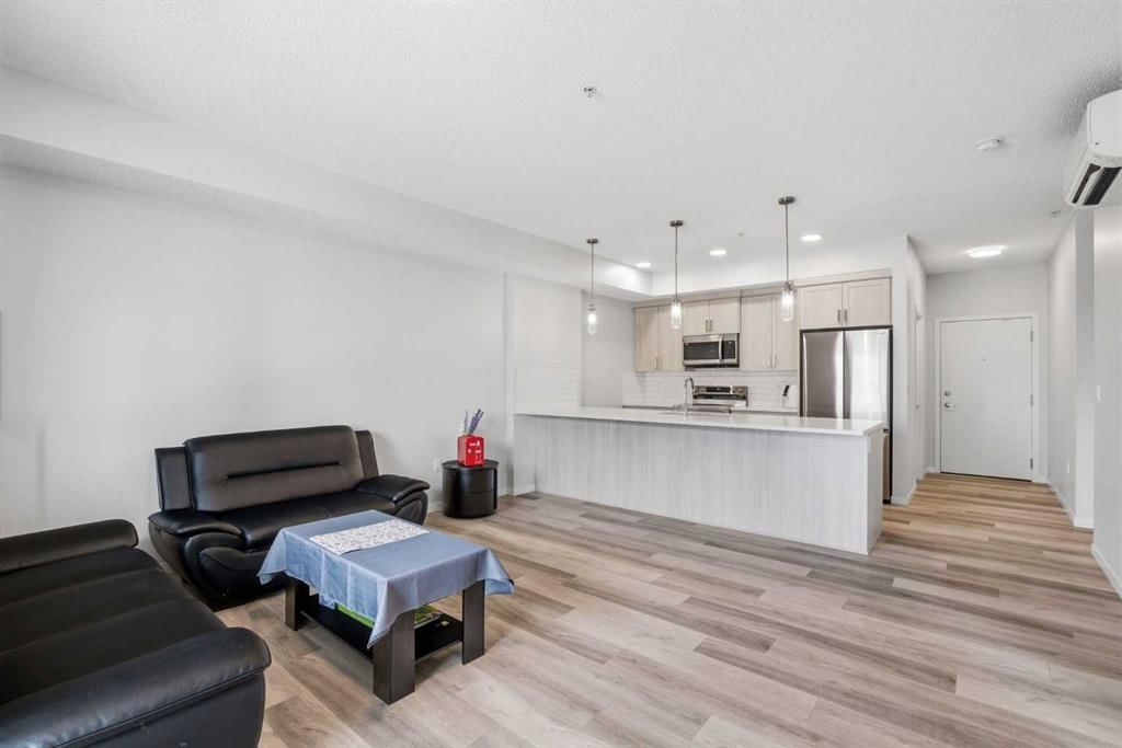 1101, 33 Carringham Gate NW, Calgary — photo 4 of 13