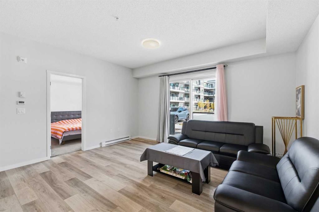 1101, 33 Carringham Gate NW, Calgary — photo 5 of 13
