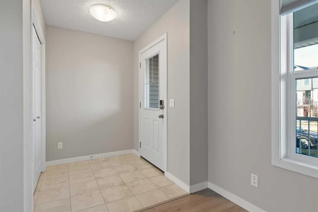 276 Sunset Road, Cochrane — photo 5 of 35