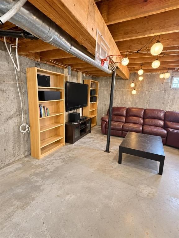 180 Hawkhill Way NW, Calgary — photo 5 of 15