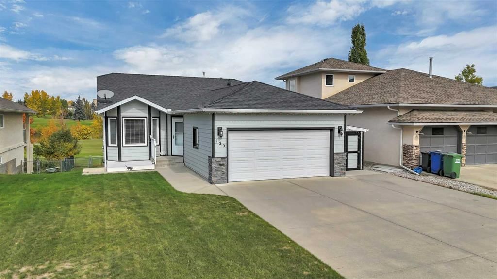123 Riverview Circle, Calgary — detached for sale