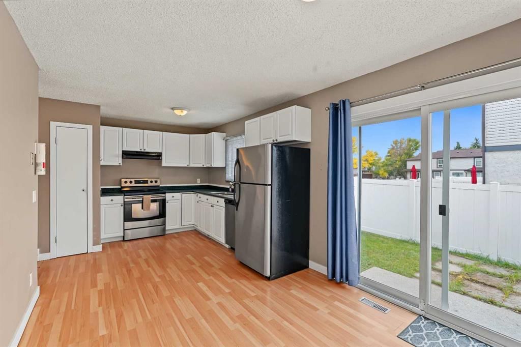 1215 137 Avenue SE, Calgary — photo 5 of 12