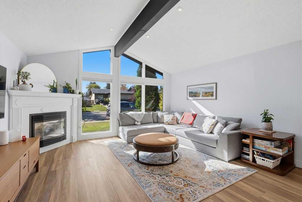 39 Midridge Close SE, Calgary — photo 4 of 45