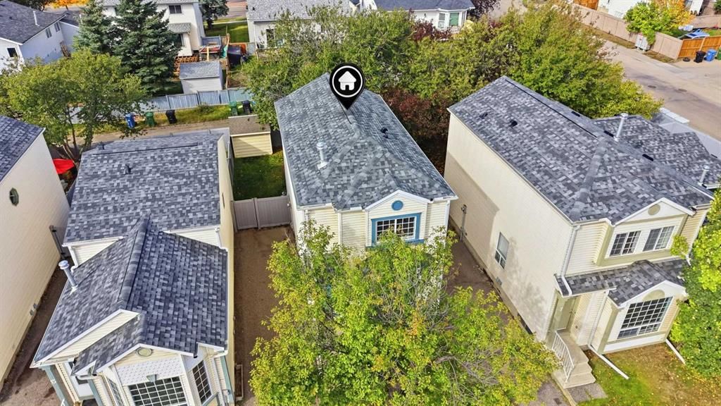 11 Coventry Lane NE, Calgary — photo 2 of 43