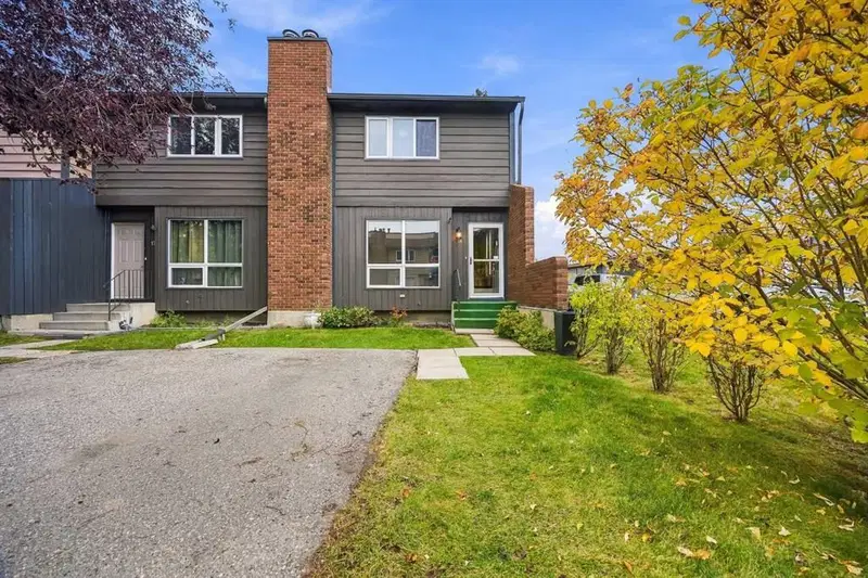 18, 9908 Bonaventure Drive SE, Calgary — main listing photo